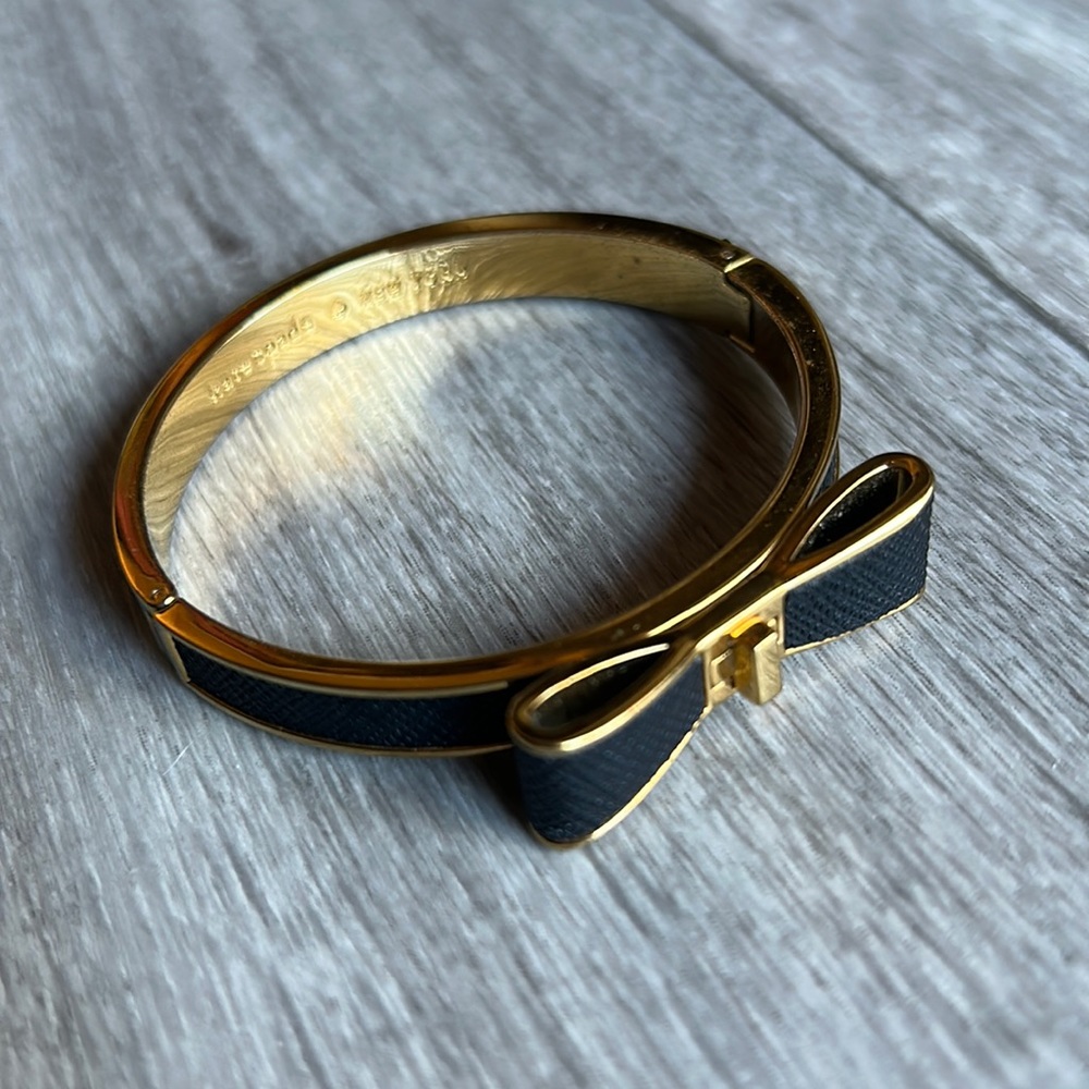 Kate Spade Bow Bangle w/Dust Bag